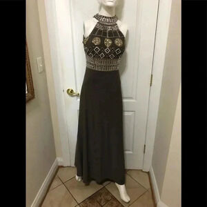 Amazing dress with gorgeous design and colors